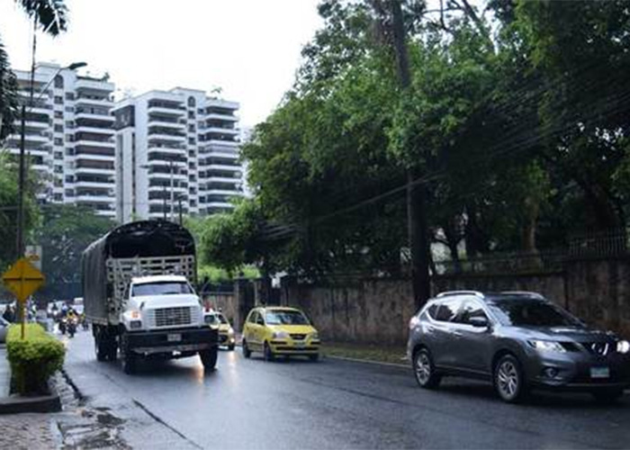 Cali: Por cierre de vía Media Canoa – Loboguerrero los ciudadanos no pueden dormir