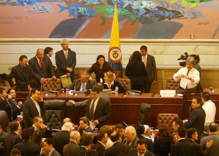 En Colombia los políticos se creen dioses