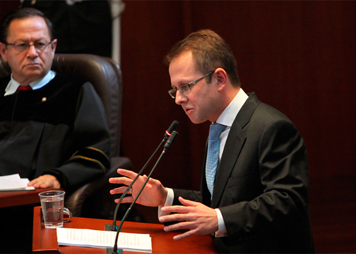 El abogado Víctor Mosquera intenta evitarle la cárcel a Andrés Felipe Arias