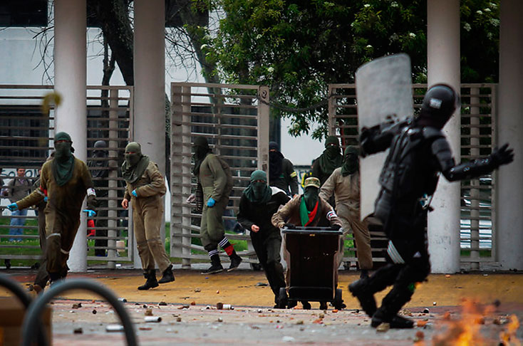 “La policía nos detuvo y agredió sólo porque estudiábamos sociología en la Nacional”
