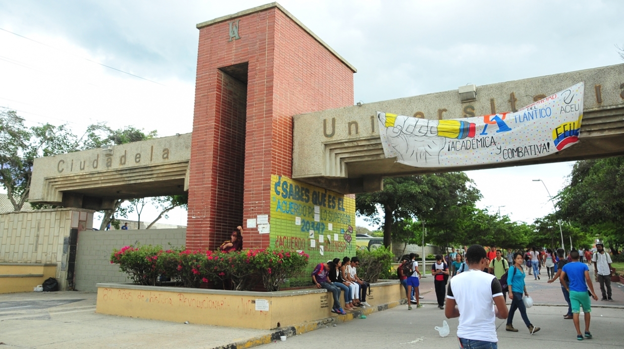 El caos se toma la UniAtlántico