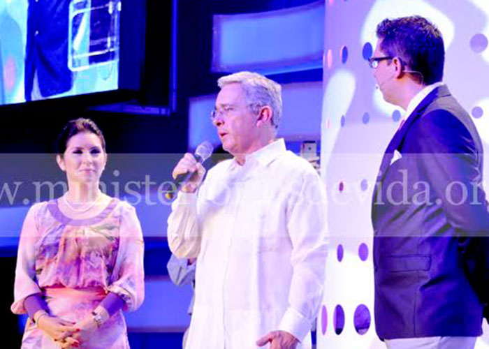 Los amigos uribistas del pastor Miguel Arrázola