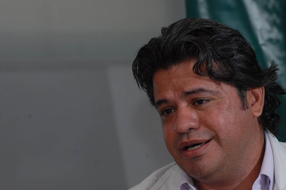 Rifirrafe entre el Diario El País y Wilson Arias