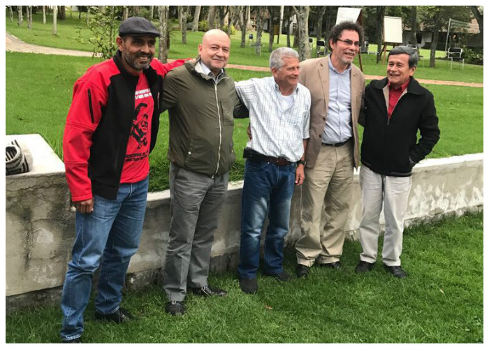 Encuentro  del ELN y FARC para apoyar el proceso de paz en Quito