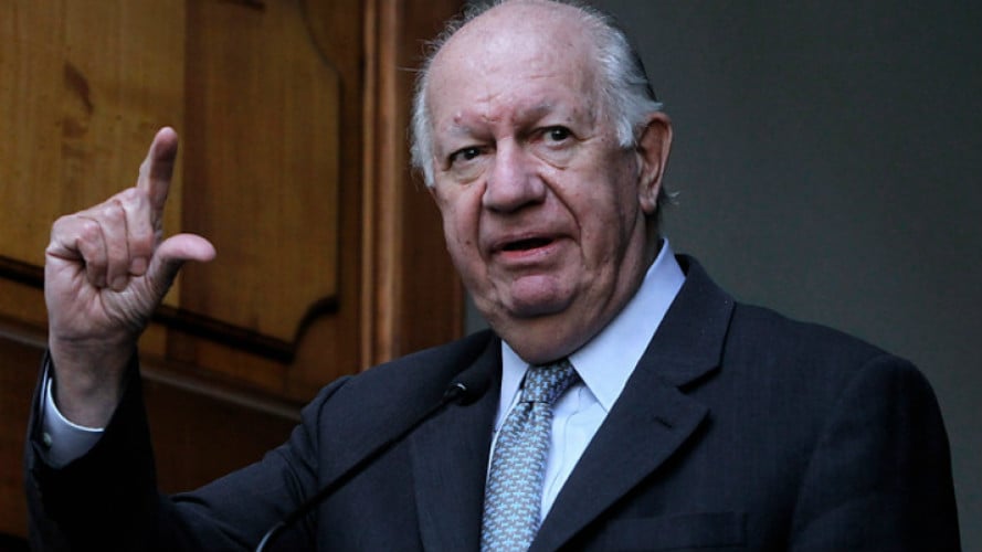 ¿Se derrumba la vieja política?