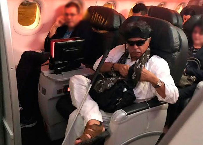 Santrich en primera clase: la foto que causa indignación en redes sociales
