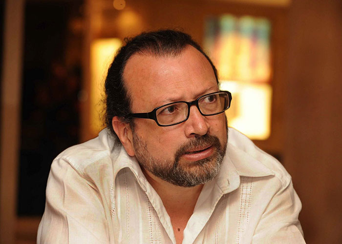 William Ospina no es el canciller de Maduro