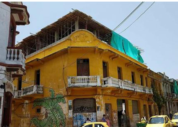 Adefesio arquitectónico en pleno centro de Cartagena