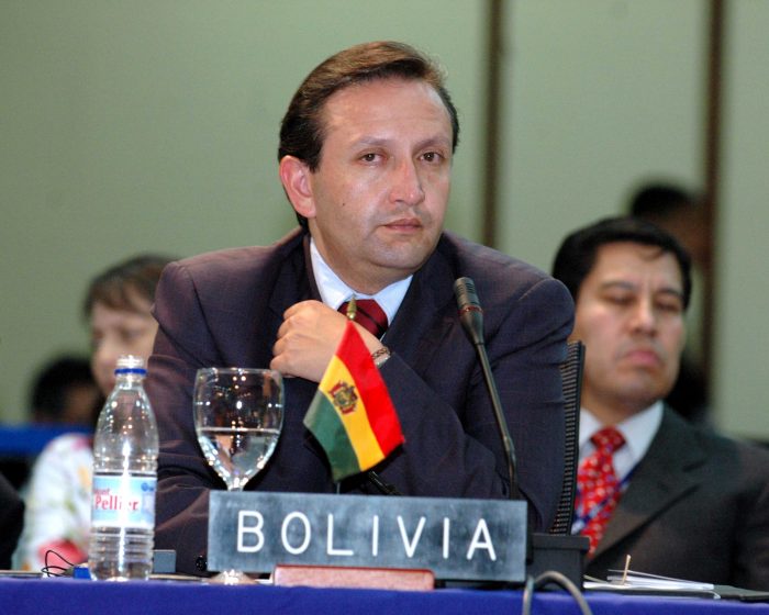  - Las ínfulas de Yury Chillán, el reemplazo provisional de Samper en Unasur