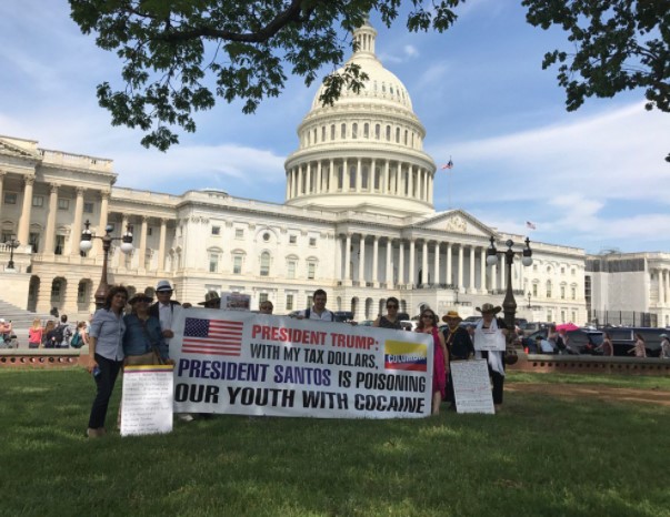 La escuálida manifestación contra Santos por la que Uribe saca pecho