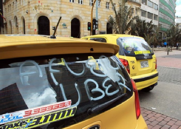 Taxi vs Uber: El hombre contra la tecnología.