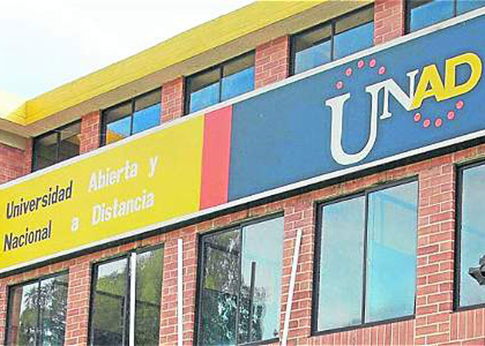 ¿Qué hay detrás de la guerra sucia contra la UNAD y su rector?