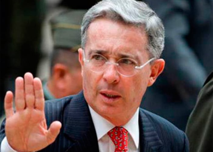 Los reparos de Uribe con la entrega de armas