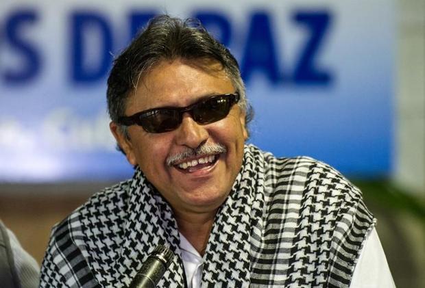 Santrich se estrena como ciudadano sin armas recusando a los magistrados Bernal y Lizarazo