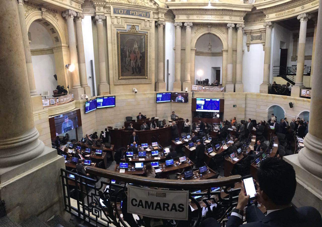 Banderas de paz y corrupción: máscaras políticas para las elecciones de 2018