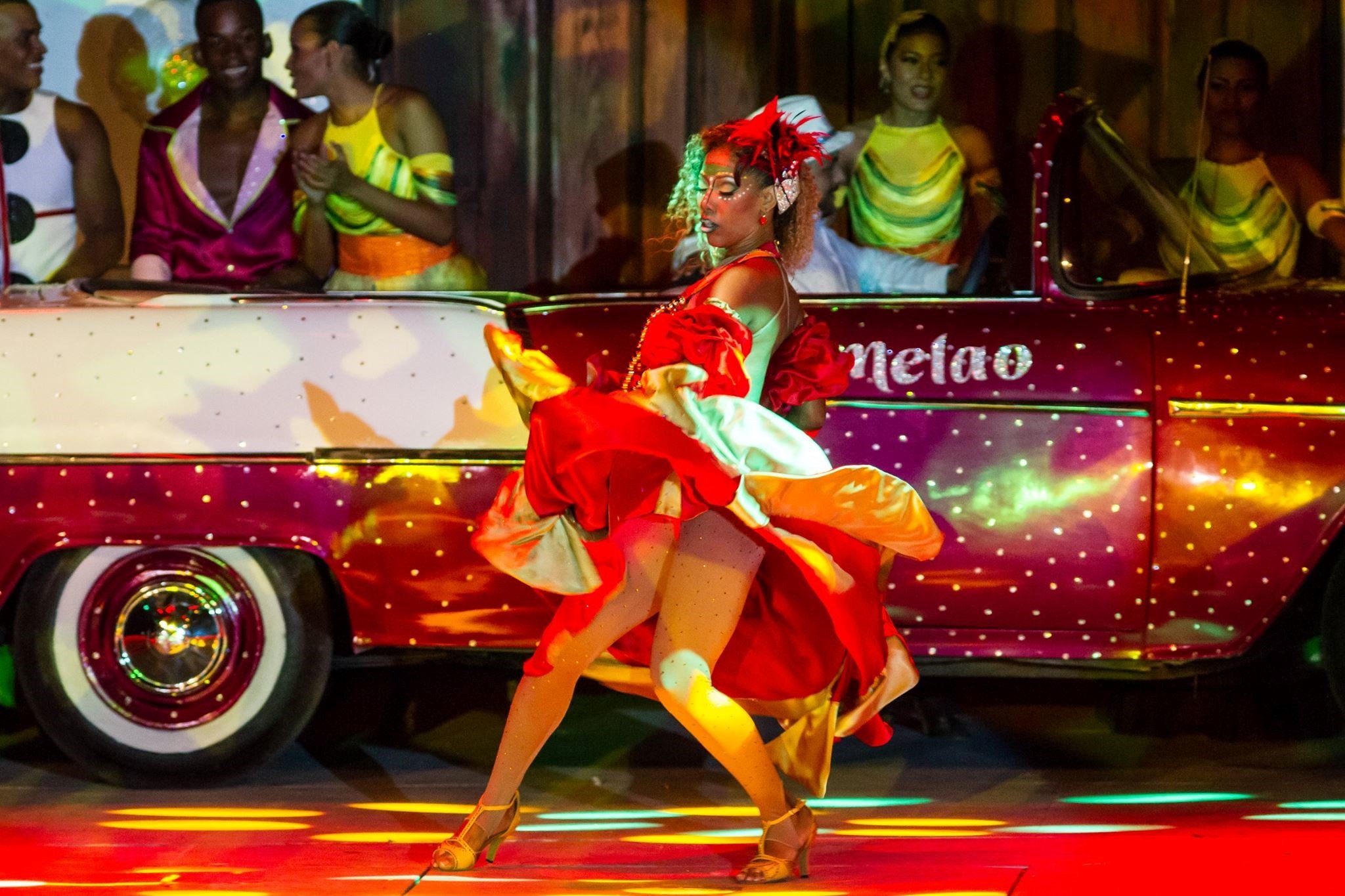 Delirio y su fórmula ganadora: salsa, circo y tecnología