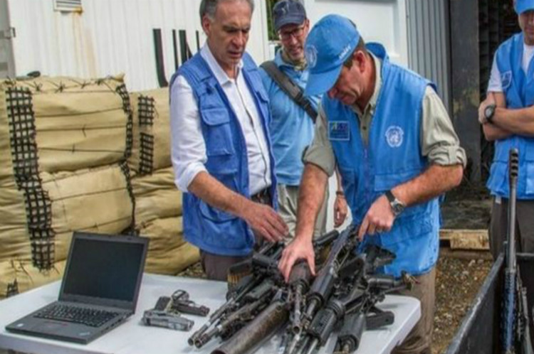 Las Farc decimos adiós a las armas, otros reniegan