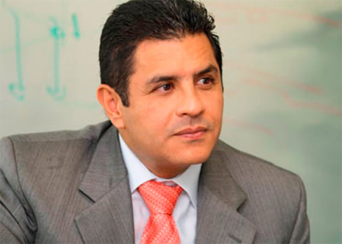 El senador Jorge Iván Ospina pidió como escolta a uno de los exguerrilleros de las FARC