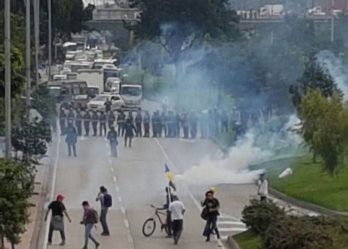 ¡La lucha de los maestros que el gobierno quiere callar!