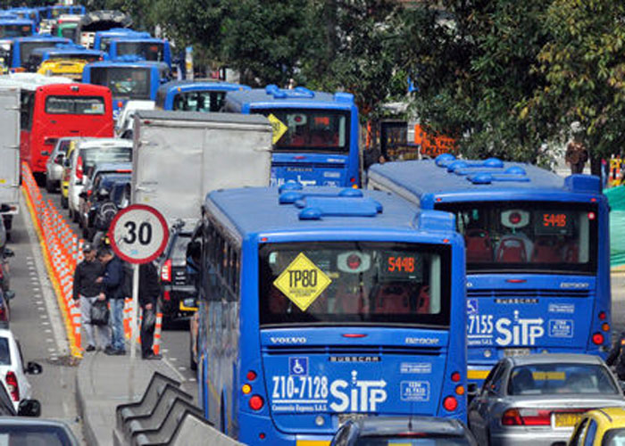 Violenta protesta de conductores de SITP bloquean vía del sur de Bogotá