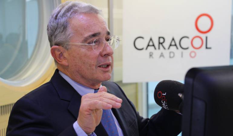 La mala leche de Caracol con el expresidente Uribe