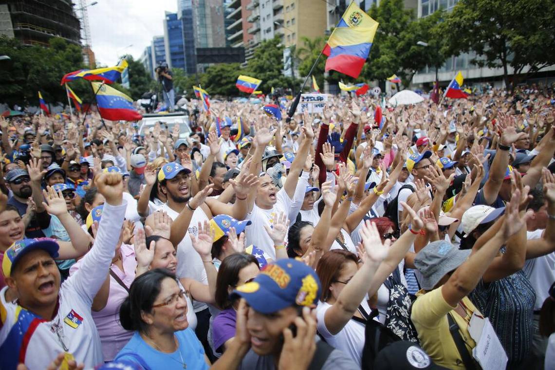 El plebiscito en Venezuela: una acción constitucional de desobediencia civil