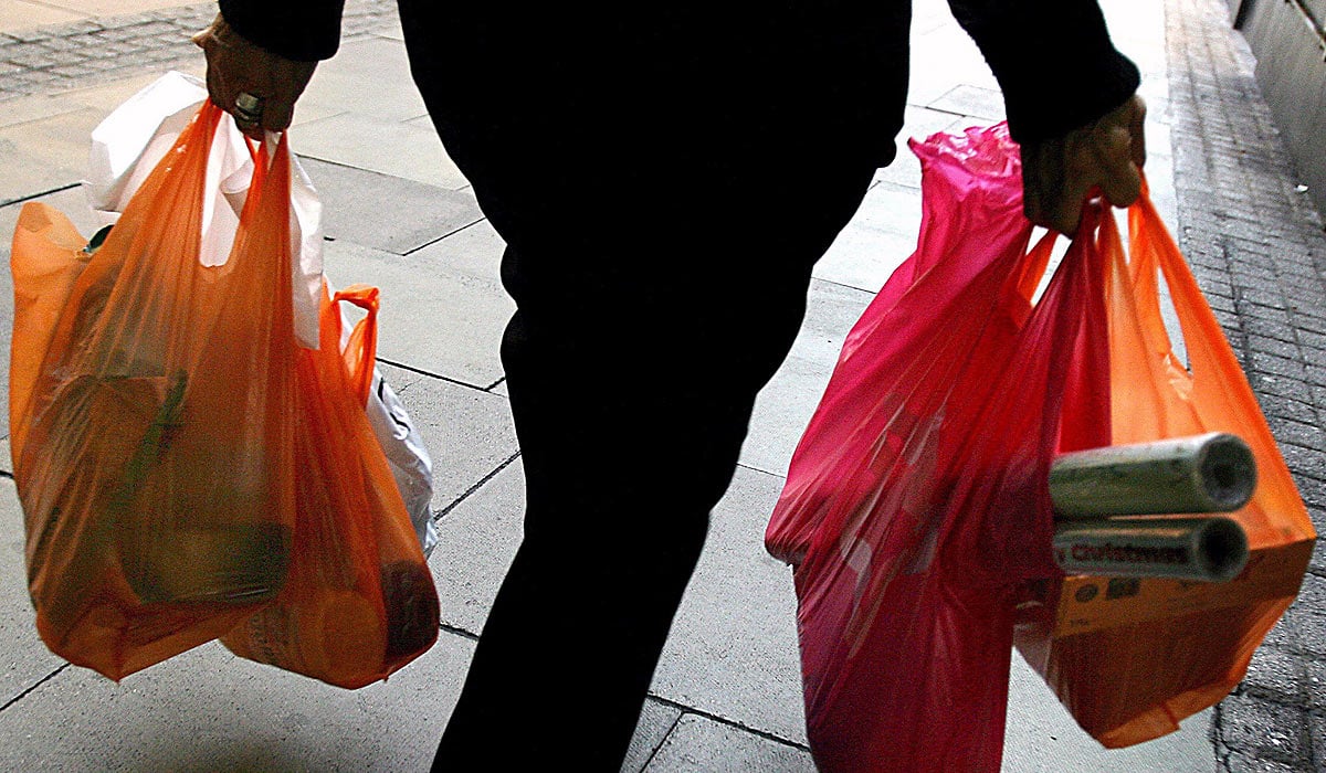 —¿Bolsa? — No, gracias