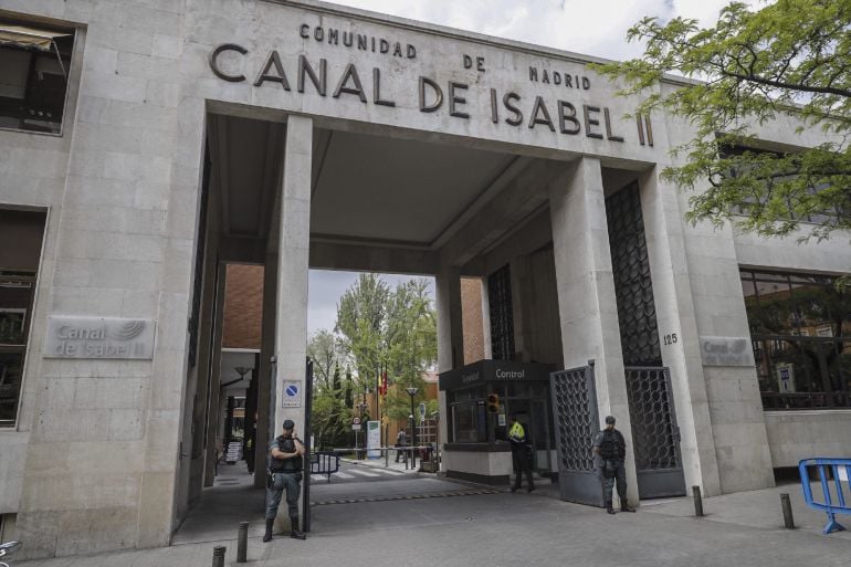 Las políticas de Canal Isabel II en España son opuestas a las que usa en Colombia