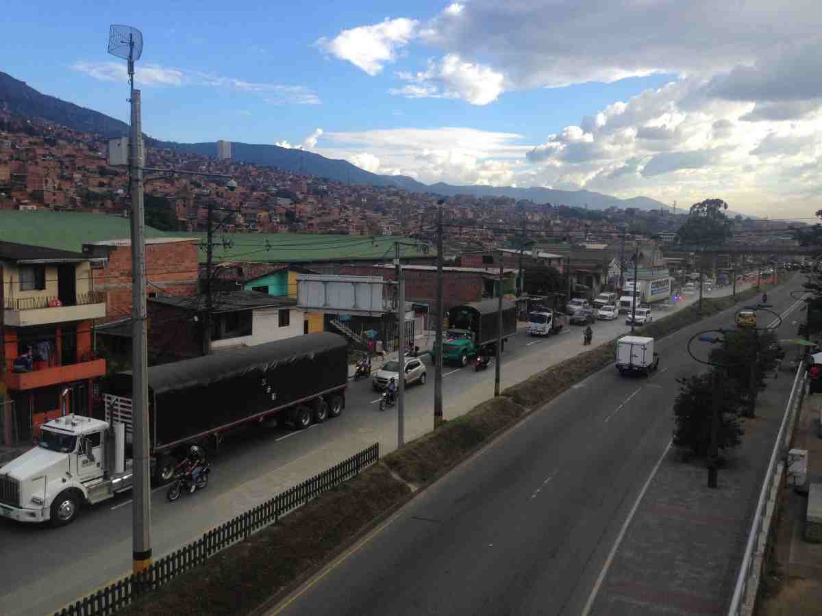 Indignante: 19 millones de pesos por vivienda para habitantes de La Paralela