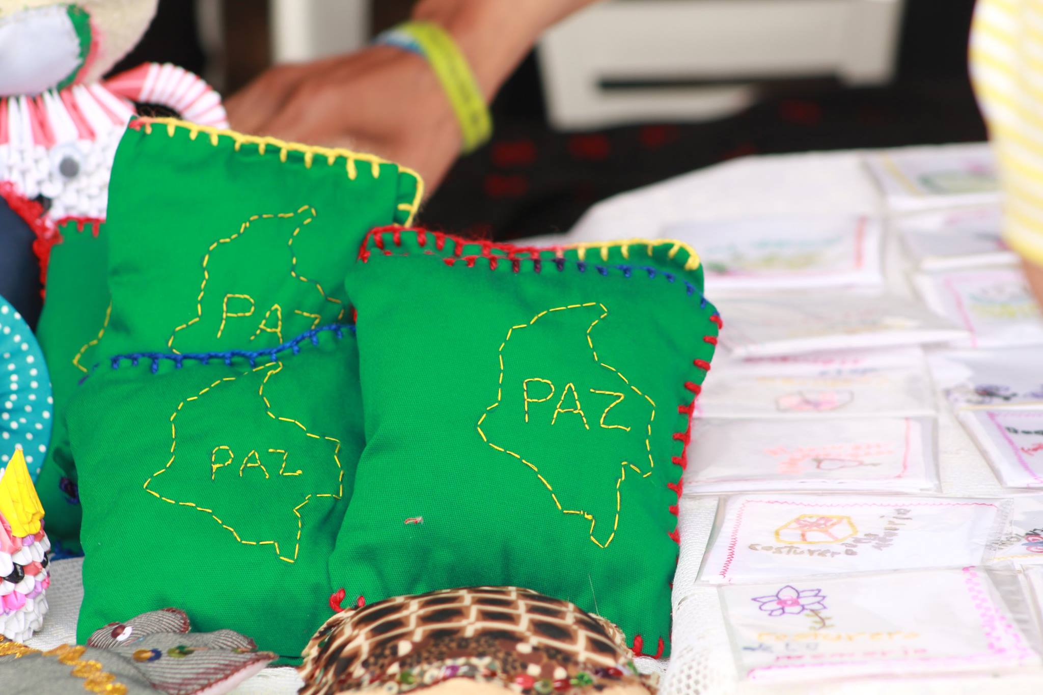 Puntadas contra el olvido