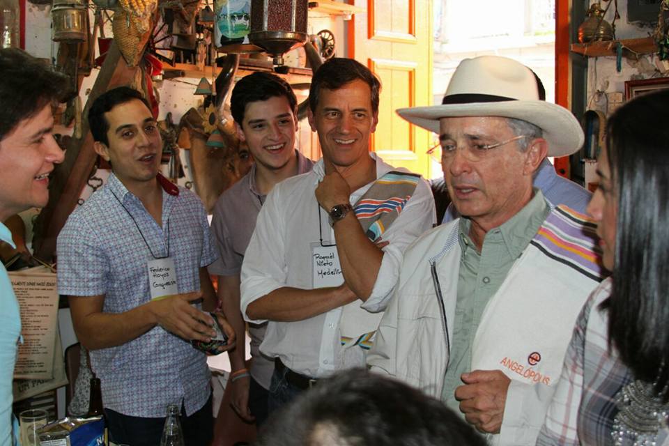 Álvaro Uribe Vélez “una pesadilla para el campo colombiano”