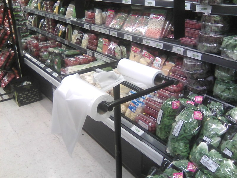 Aún con el impuesto a las bolsas plásticas, continúan los excesos en su uso