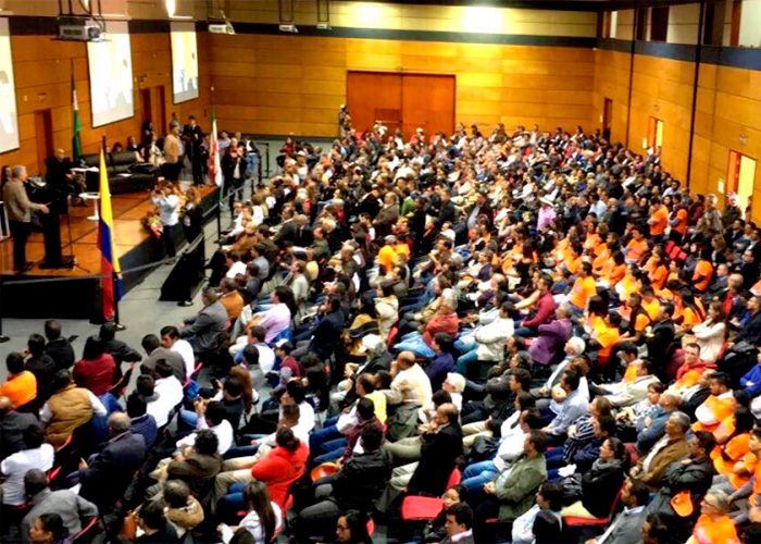 Lleno total de Álvaro Uribe y sus precandidatos del C.D. en Boyacá