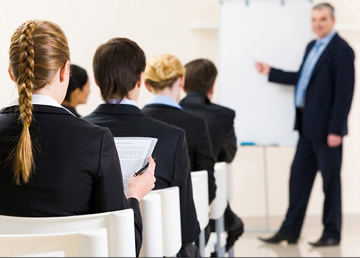 ¿Cómo perder 6 días en un curso inútil de capacitación laboral?