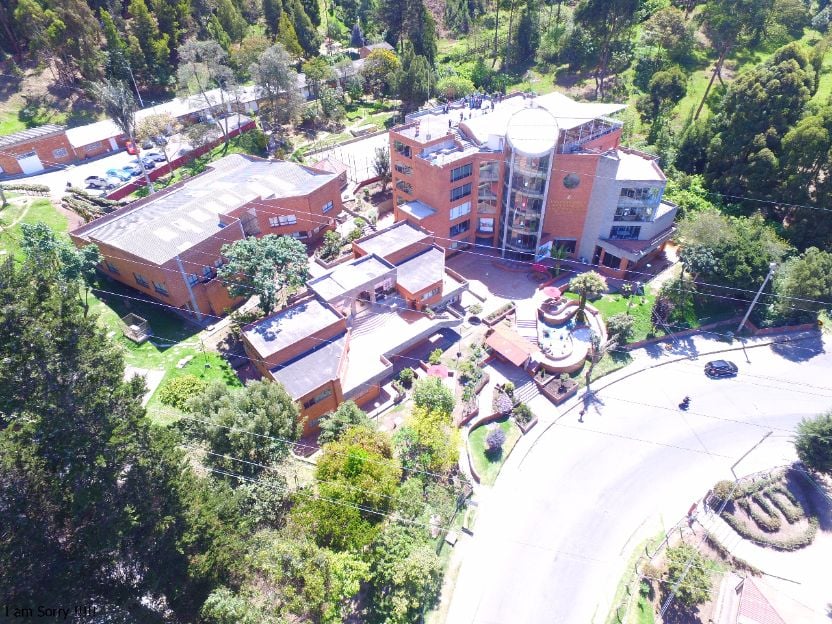 La Facultad del Medio Ambiente y Recursos Naturales de la Universidad Distrital no se acaba, florece
