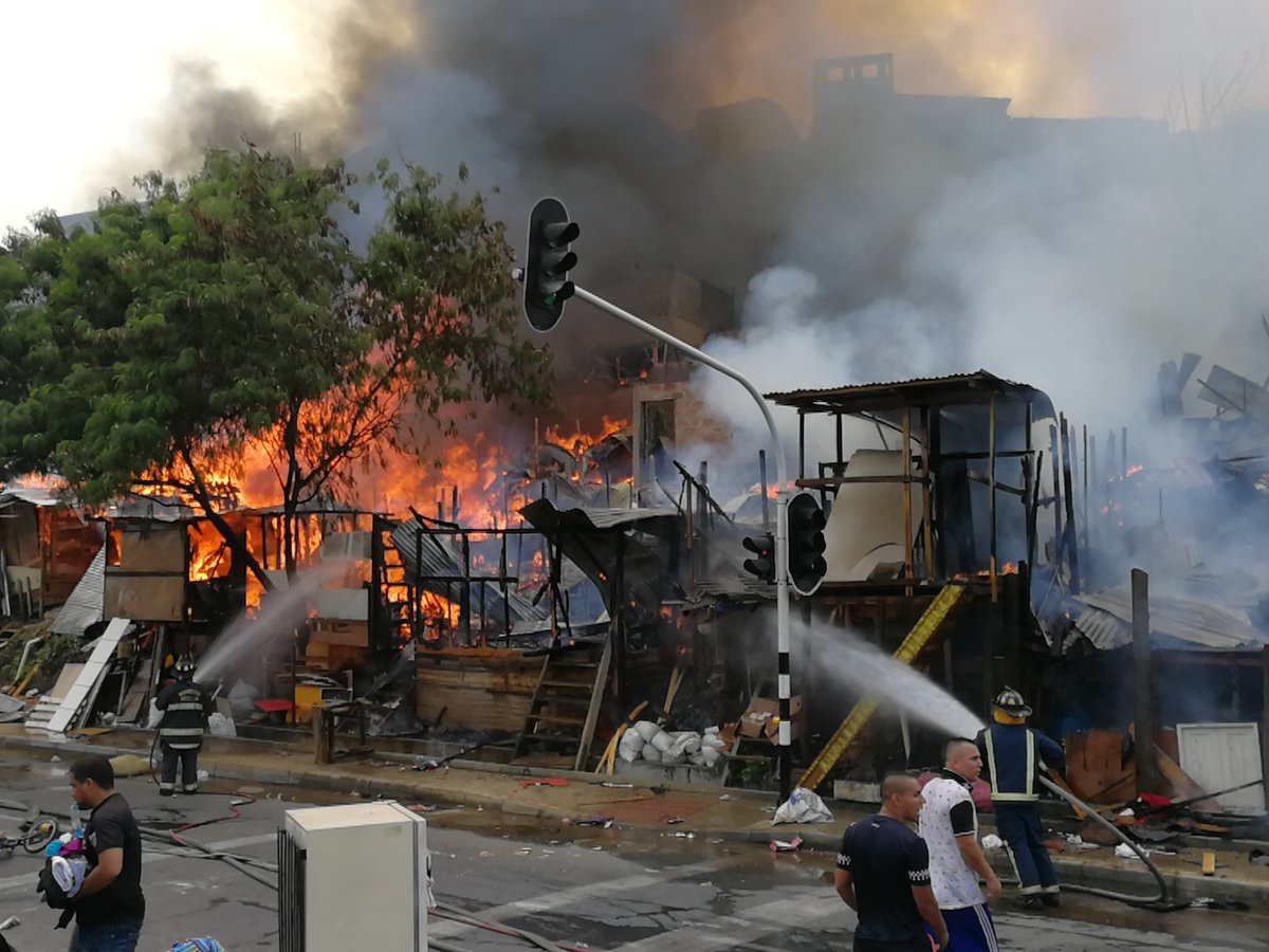 Se quema el barrio Moravia en Medellín