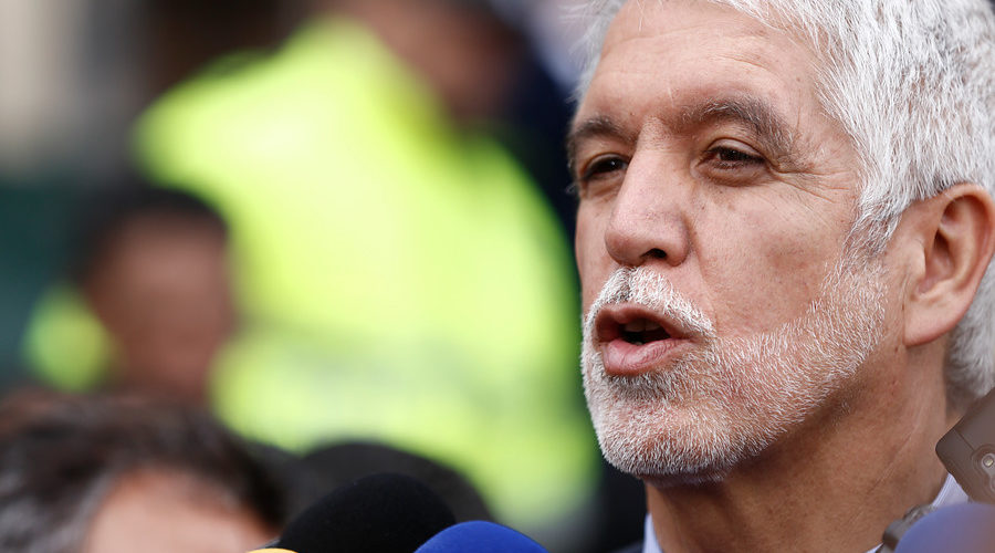 Nacionalidad ‘express’: otra polémica propuesta de Enrique Peñalosa