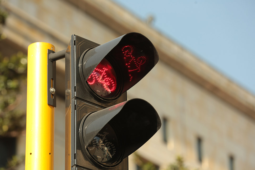 Semaforización inteligente en Bogotá: cuando el moño es mejor que el regalo