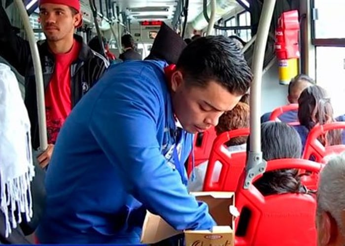 Inmigrantes venezolanos inundan TransMilenio