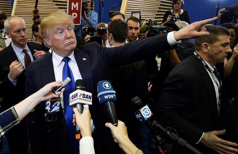 La Pelea entre Trump y los medios: un combate donde pierde la verdad