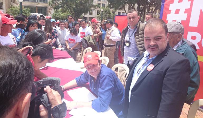 Vargas Lleras y su extraña decisión de recolectar firmas