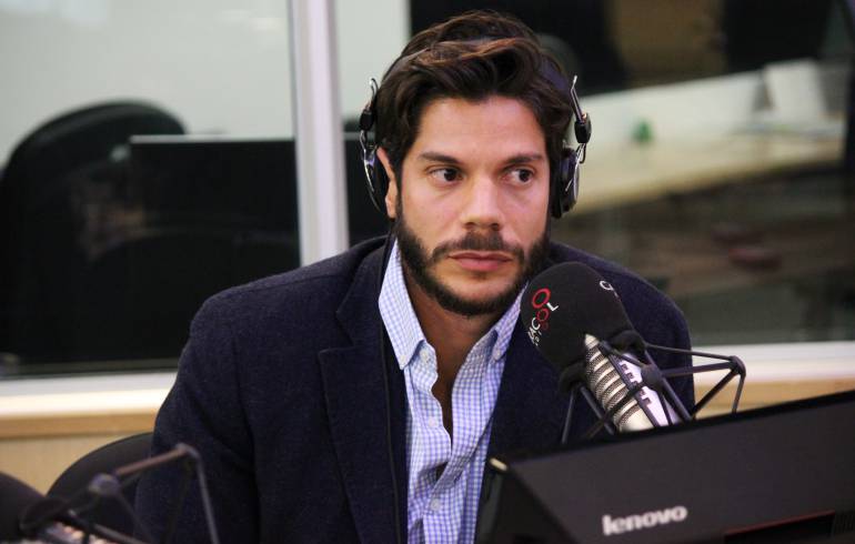 Yohir Akerman, apedreado por los corruptos