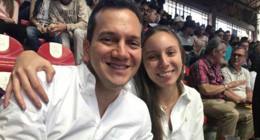El senador uribista, esposo de la mujer que confundió a un jubilado con uno de las Farc, sigue agitando el odio en redes