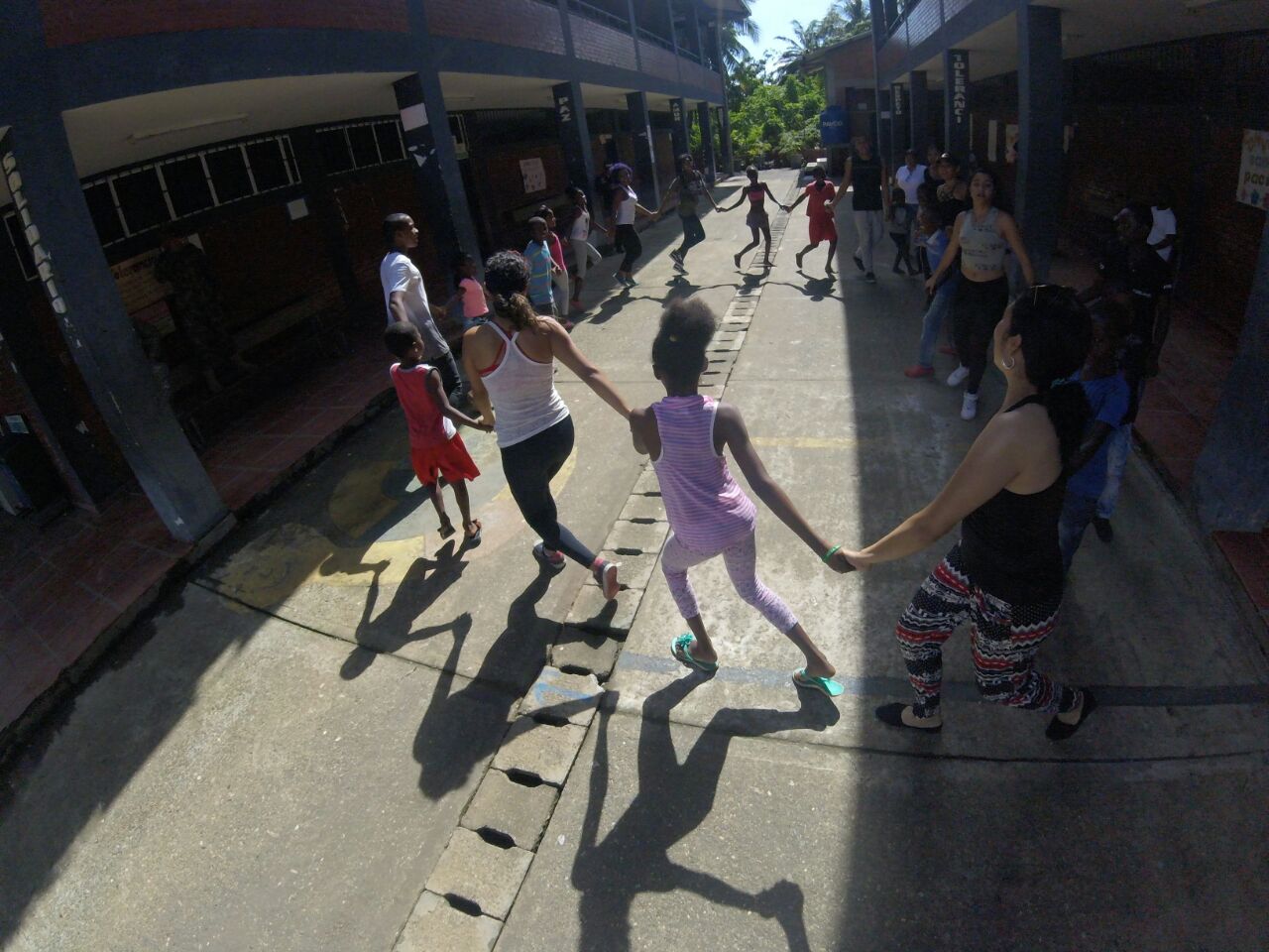  - En la Bocana, la Armada trabaja como guardiana de la bahía