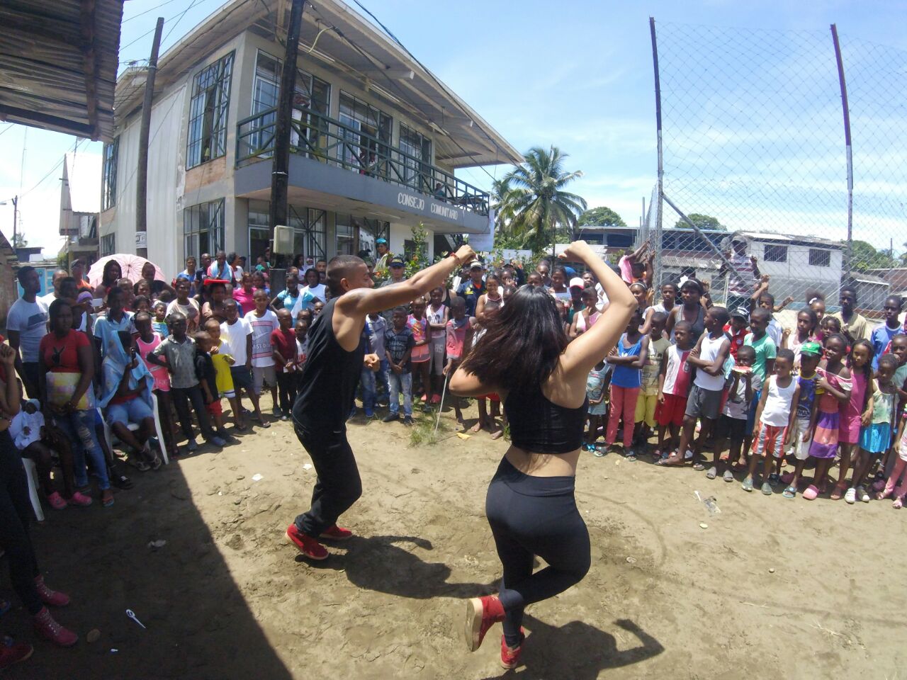  - En la Bocana, la Armada trabaja como guardiana de la bahía