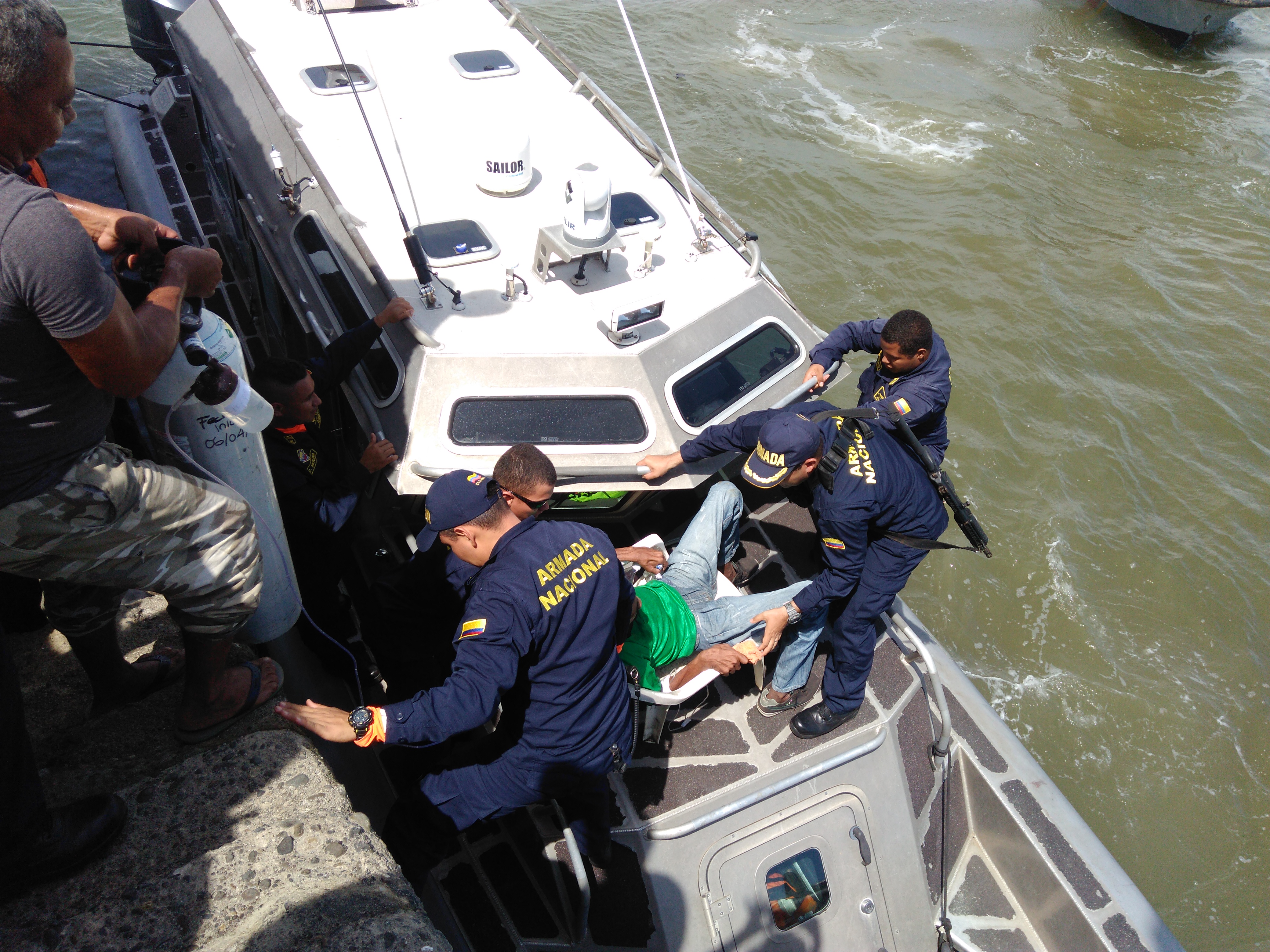  - En la Bocana, la Armada trabaja como guardiana de la bahía