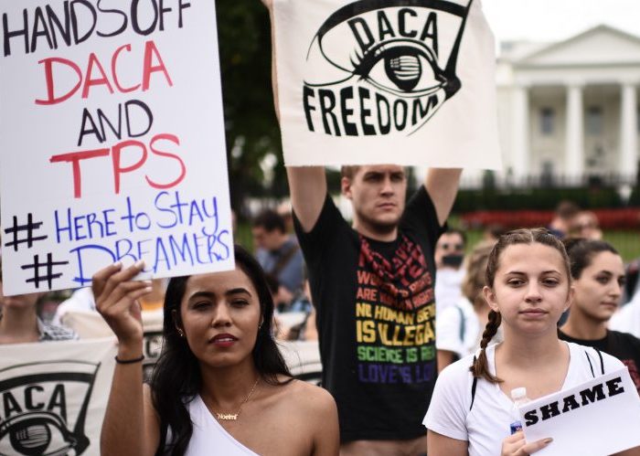 El gobierno Trump finaliza el programa DACA que protegía a 800.000 inmigrantes