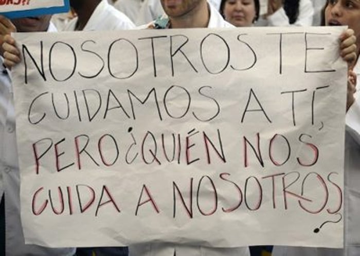 ¿Por qué protestan los médicos en Colombia?