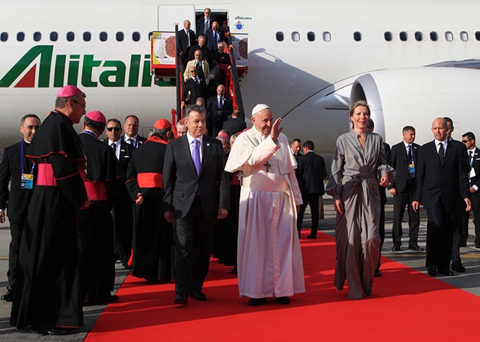 En Fotos: así fue la llegada del Papa Francisco a Colombia