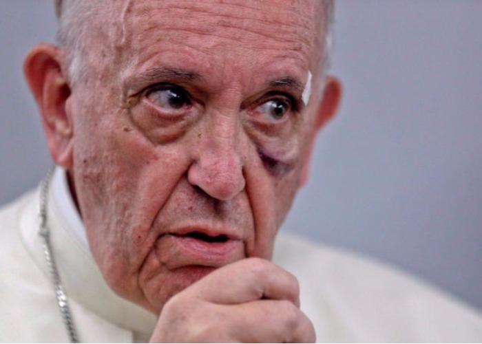 El papa regañó a los negacionistas y a Trump